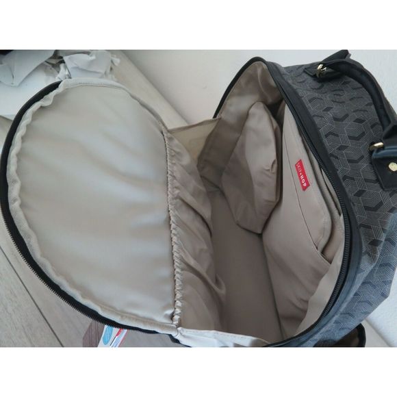 Skip Hop DECO Saffiano Diaper Backpack Black/Gray Vegan Leather Interweave Lines - Picture 11 of 11